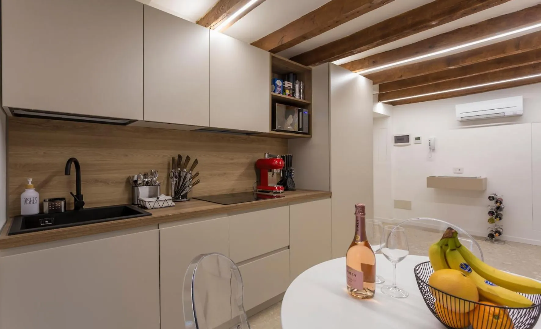 Moscova Luxury B&B Milan 2*,  Italy